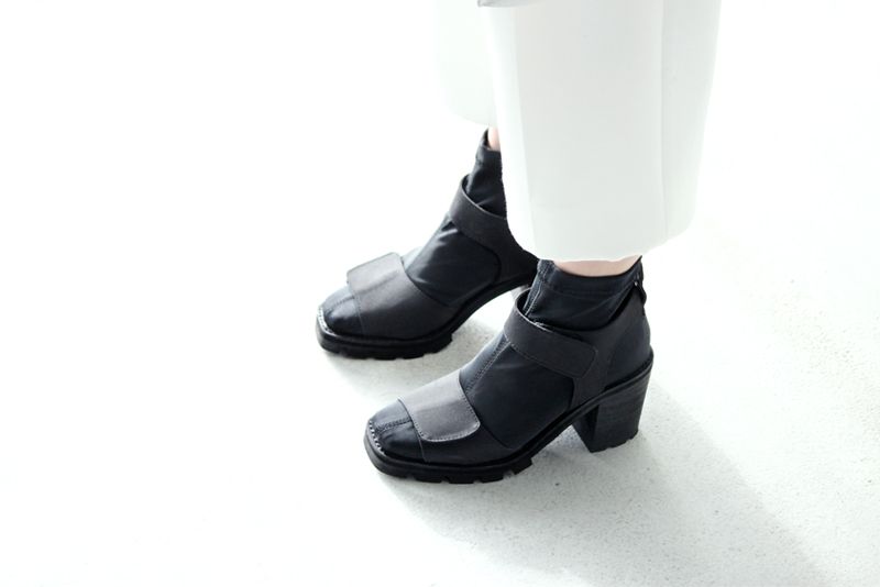 photo LoveAestheticschunkysocksandal.jpg