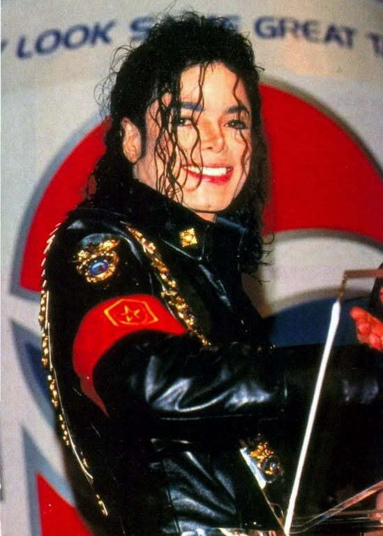 Michael_Jackson_-__35_MJLand_Produc.jpg