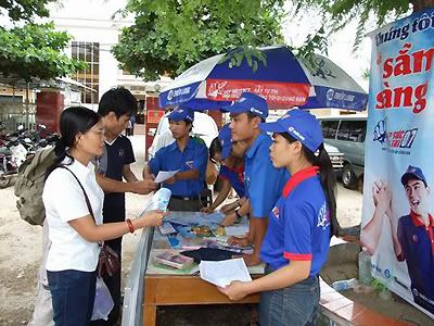học sinh huyện An Phú đi thi Đại học tại Cần Thơ