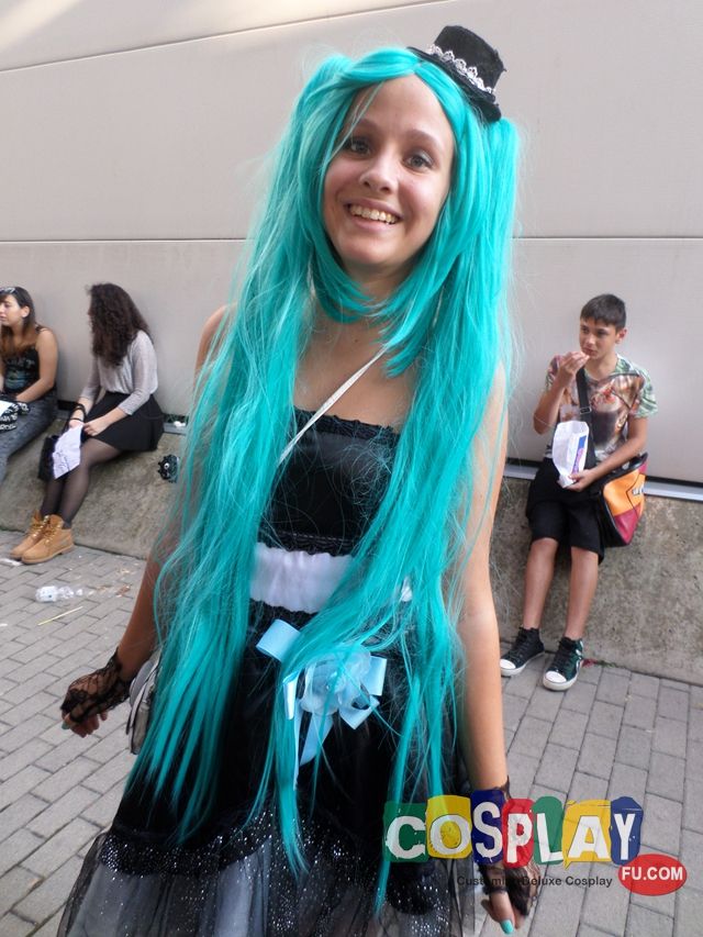 Miku Hatsune Cosplay from Vocaloid Miku Hatsune Cosplay