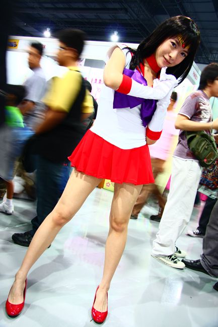zu Deutsch Schöne Mädchenkriegerin Sailor Moon Geist des Feuers Cosplay zu Deutsch Schöne Mädchenkriegerin Sailor Moon Geist des Feuers Cosplay
