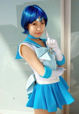 zu Deutsch Schöne Mädchenkriegerin Sailor Moon Schöne Asiatin des Wassers Cosplay zu Deutsch Schöne Mädchenkriegerin Sailor Moon Schöne Asiatin des Wassers Cosplay