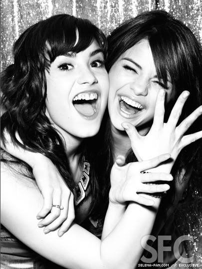 Selena-Gomez-and-Demi-Lovato-