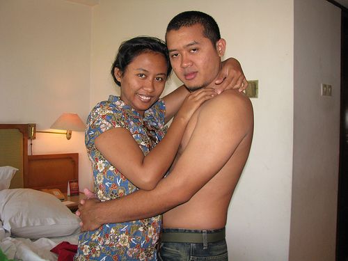 Pasangan muda mudi banyak juga yang menghabiskan hari Valentine di kamar hotel