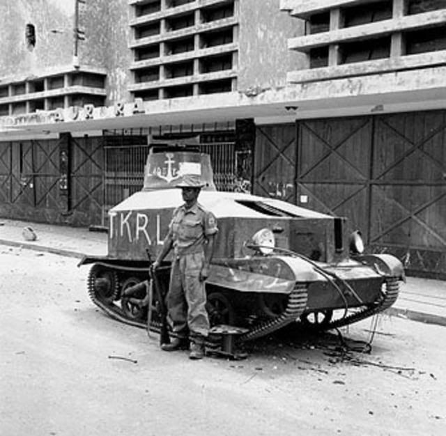 Tank Inggris yang berhasil dilumpuhkan pasukan Arek-arek Suroboyo