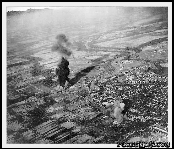 Kota Surabaya di Bombardir dari udara oleh Pasukan Sekutu