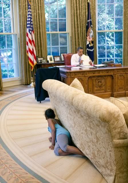 Shasa, Putri Presiden Amerika Barrack Obama ternyata ingin membuat kejutan bagi sang ayah dengan kehadirannya yang tak terlihat