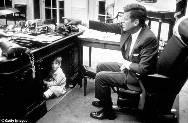 Puta mantan Presiden John F Kennedy pun ingin bisa menemani Ayahnya yang sedang bekerja