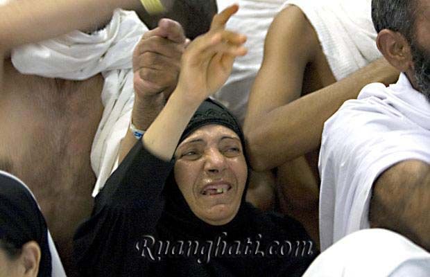 Foto-foto puncak pelaksanaan ibadah haji, wukuf di Arafah dan melontar Jumrah di Mina "foto ibadah haji"