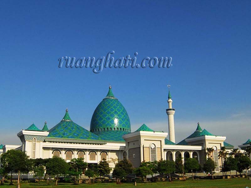 Masjid Al-Akbar Surabaya (Masjid Agung Surabaya)