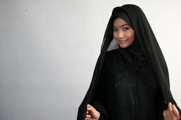 Foto-foto Putri Indonesia 2009, Setelah menjalani proses panjang, akhirnya mahkota (crowne) Puteri Indonesia 2009 diboyong oleh Qory Sandioriva, wakil dari Nangroe Aceh Darussalam. Sebelumnya, Qory sempat memicu kontoversi lantaran memilih melepas kerudung yang sudah menjadi kesehariannya guna mengikuti ajan pemilihan putri Indonesia. Foto-foto Putri Indonesia 2009, Setelah menjalani proses panjang, akhirnya mahkota (crowne) Puteri Indonesia 2009 diboyong oleh Qory Sandioriva, wakil dari Nangroe Aceh Darussalam. Sebelumnya, Qory sempat memicu kontoversi lantaran memilih melepas kerudung yang sudah menjadi kesehariannya guna mengikuti ajan pemilihan putri Indonesia.