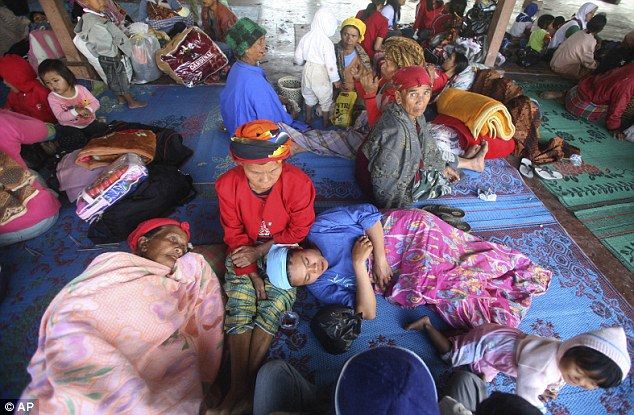 Foto pengungsi akibat letusan Gunung Sinabung Sumatera Utara