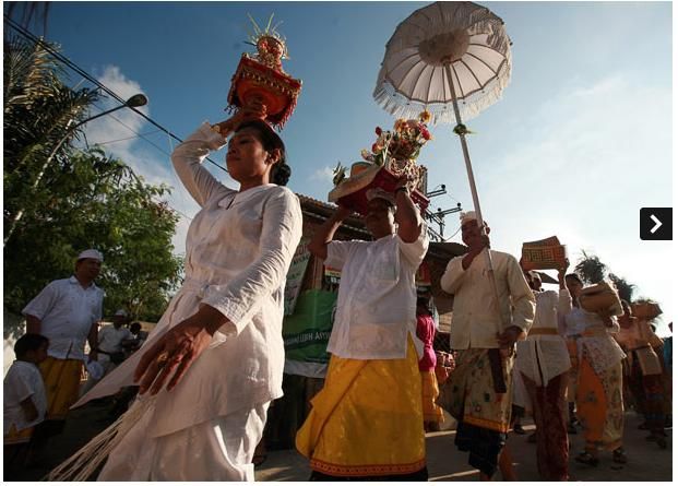 Ritual upacara keagamaan menjelang perayaan Tahun Baru Saka (Hari Nyepi) yang diliput Media Masa Internasional